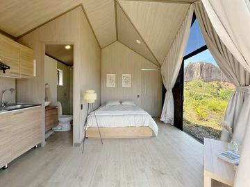 Venta lote con 2 cabañas, (AIrbnb)