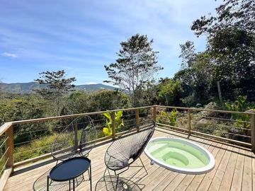 Venta lote con 2 cabañas, (AIrbnb)