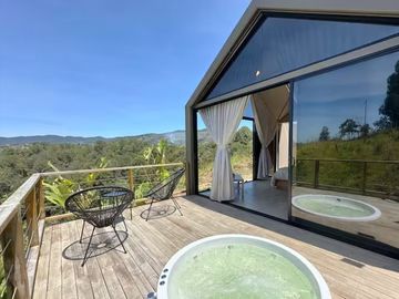 Venta lote con 2 cabañas, (AIrbnb)