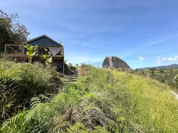 Venta lote con 2 cabañas, (AIrbnb)