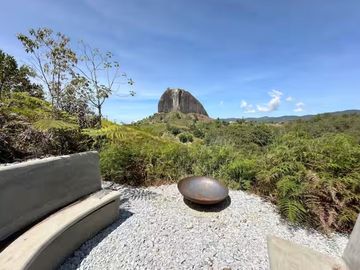 Venta lote con 2 cabañas, (AIrbnb)