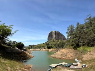 Venta lote con 2 cabañas, (AIrbnb)