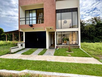 ESPECTACULAR CASA EN CONJUNTO CERRADO ANDALUCIA VALLE