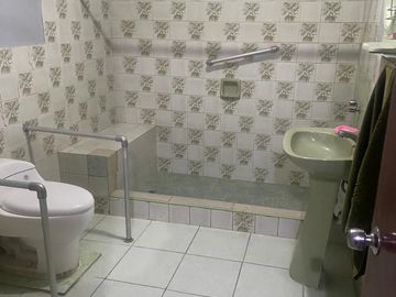 Venta de Casa Espaciosa en Villa El Salvador