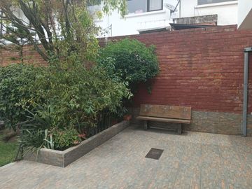 CASA DENTRO DE EXCLUSIVO CONJUNTO EN CENTRO NORTE QUITO