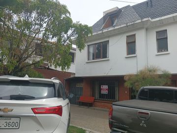 CASA DENTRO DE EXCLUSIVO CONJUNTO EN CENTRO NORTE QUITO