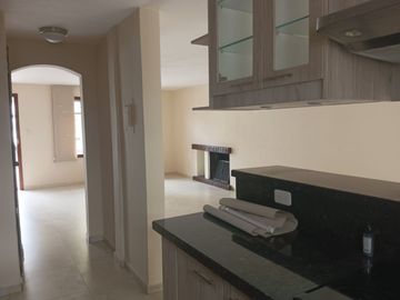 CASA DENTRO DE EXCLUSIVO CONJUNTO EN CENTRO NORTE QUITO