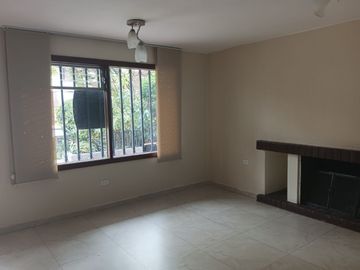 CASA DENTRO DE EXCLUSIVO CONJUNTO EN CENTRO NORTE QUITO