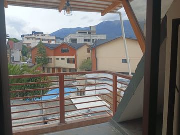 CASA DENTRO DE EXCLUSIVO CONJUNTO EN CENTRO NORTE QUITO