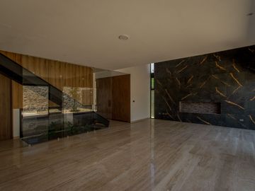 Casa ATHENA: No solo es moderna, es un refugio donde cada rincón invita a disfrutar, a crear recuerdos, a vivir plenamente.