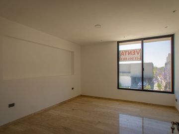Casa ATHENA: No solo es moderna, es un refugio donde cada rincón invita a disfrutar, a crear recuerdos, a vivir plenamente.