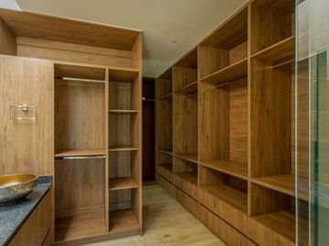 Casa ATHENA: No solo es moderna, es un refugio donde cada rincón invita a disfrutar, a crear recuerdos, a vivir plenamente.