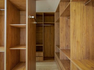 Casa ATHENA: No solo es moderna, es un refugio donde cada rincón invita a disfrutar, a crear recuerdos, a vivir plenamente.