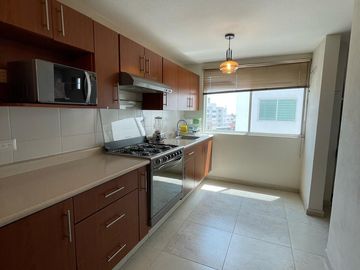 Departamento amueblado en venta en Lomas 4ta secc