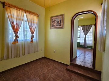 Casa en Venta, Colonia Lomas de las Flores, Villa de Alvarez, Colima