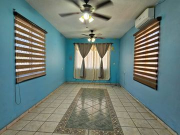 Casa en Venta, Colonia Lomas de las Flores, Villa de Alvarez, Colima