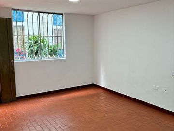 ¡Oportunidad! Apartamento Remodelado en Primer Piso – Unidad Residencial Kumanday, Cali