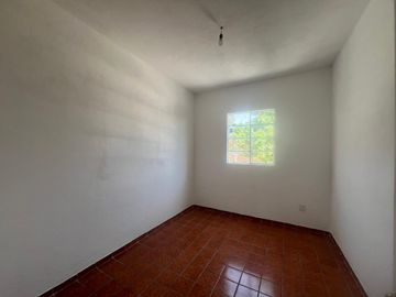 CASA EN VENTA DIVIDIDA EN 2 DEPARTAMENTOS INDEPENDIENTES, MANANTIALES . RECIÉN RENOVADA