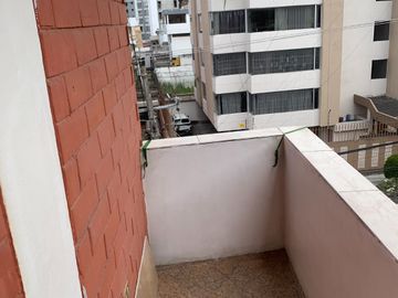 Departamento de venta sector la pradera cuenta con un local comercial