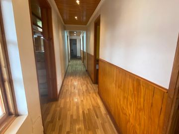 Hermosa Parcela con Casa, con 2 Piscinas y Quinchos Independientes en Padre Hurtado