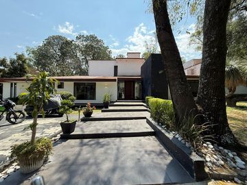VENTA DE CASA EN COLONIA ECOLOGICA CON DEPARTAMENTO INDEPENDIENTE Y CASA CLUB EN TESMIC, XOCH