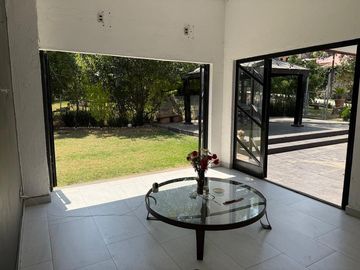 VENTA DE CASA EN COLONIA ECOLOGICA CON DEPARTAMENTO INDEPENDIENTE Y CASA CLUB EN TESMIC, XOCH