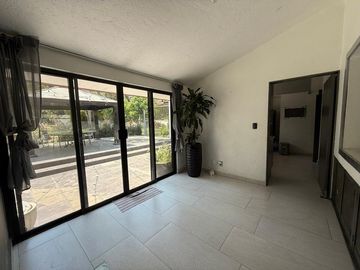 VENTA DE CASA EN COLONIA ECOLOGICA CON DEPARTAMENTO INDEPENDIENTE Y CASA CLUB EN TESMIC, XOCH