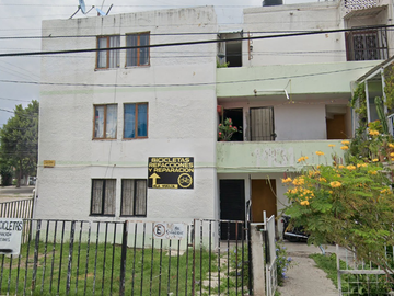 DEPARTAMENTO SOBRE AV SATURNO, MUY BIEN UBICADO