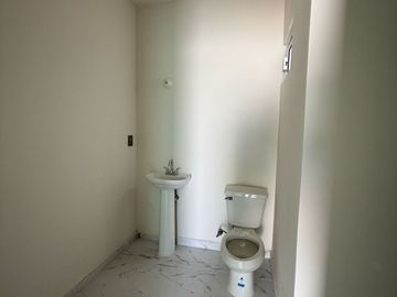 Casa en venta en Col. Virgilio Uribe atrás del puente de Allende a 5 min del centro y malecón del puerto de Veracruz