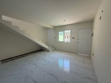 Casa en venta en Col. Virgilio Uribe atrás del puente de Allende a 5 min del centro y malecón del puerto de Veracruz