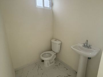Casa en venta en Col. Virgilio Uribe atrás del puente de Allende a 5 min del centro y malecón del puerto de Veracruz