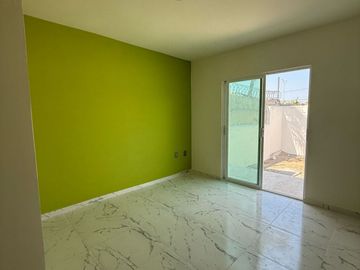 Casa en venta en Col. Virgilio Uribe atrás del puente de Allende a 5 min del centro y malecón del puerto de Veracruz