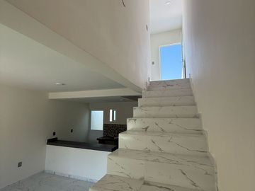 Casa en venta en Col. Virgilio Uribe atrás del puente de Allende a 5 min del centro y malecón del puerto de Veracruz