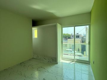 Casa en venta en Col. Virgilio Uribe atrás del puente de Allende a 5 min del centro y malecón del puerto de Veracruz