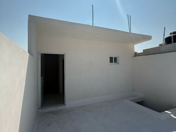Casa en venta en Col. Virgilio Uribe atrás del puente de Allende a 5 min del centro y malecón del puerto de Veracruz