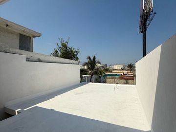 Casa en venta en Col. Virgilio Uribe atrás del puente de Allende a 5 min del centro y malecón del puerto de Veracruz