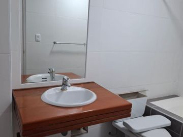 VENDO DEPARTAMENTO AMPLIO 117m2 03DORMITORIOS, 02COCHERAS SAN ANTONIO-MIRAFLORES