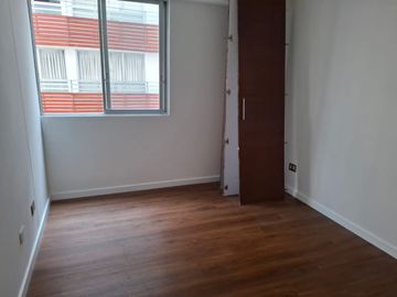 VENDO DEPARTAMENTO AMPLIO 117m2 03DORMITORIOS, 02COCHERAS SAN ANTONIO-MIRAFLORES