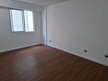 VENDO DEPARTAMENTO AMPLIO 117m2 03DORMITORIOS, 02COCHERAS SAN ANTONIO-MIRAFLORES