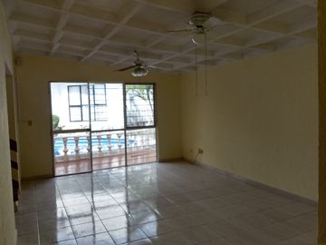 Bonita casa en condominio, En Jardines de Cuernavaca