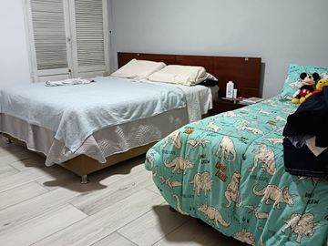 Oferta , vendo casa a precio de terreno en calle residencial !