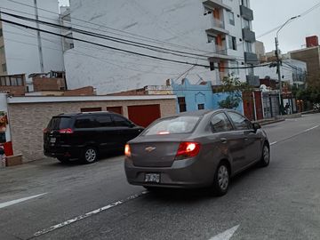 Oferta , vendo casa a precio de terreno en calle residencial !