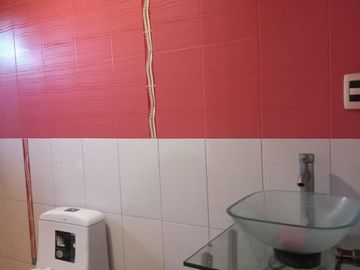 Casa de tres niveles con alberca en Venta,en la Col. Miguel Aleman, cerca del centro histórico en el Puerto de Veracruz, Ver.
