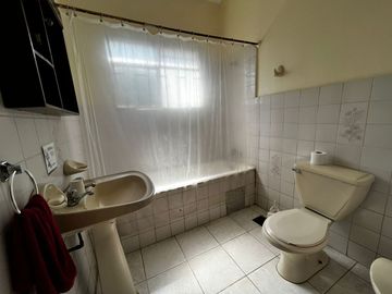 Quillota Centro, Amplia Casa, 4 dormitorios, 3 baños, 760 M2 terreno