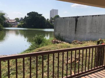 Casa amplia con colindancia laguna de las ilusiones Privada Golondrinas