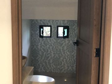 Casa amplia con colindancia laguna de las ilusiones Privada Golondrinas