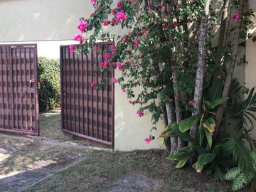 Casa amplia con colindancia laguna de las ilusiones Privada Golondrinas