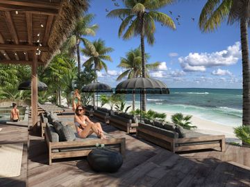 Departamento con alberca privada, frente al mar, en venta, Tankah, Tulum.