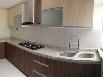 ALQUILO DEPARTAMENTO 142 M2 MONTERRICO CHICO SURCO S/3.300
