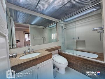 FOR SALE: 1-Bedroom Flat in Twin Towers Makati, Makati - FGA